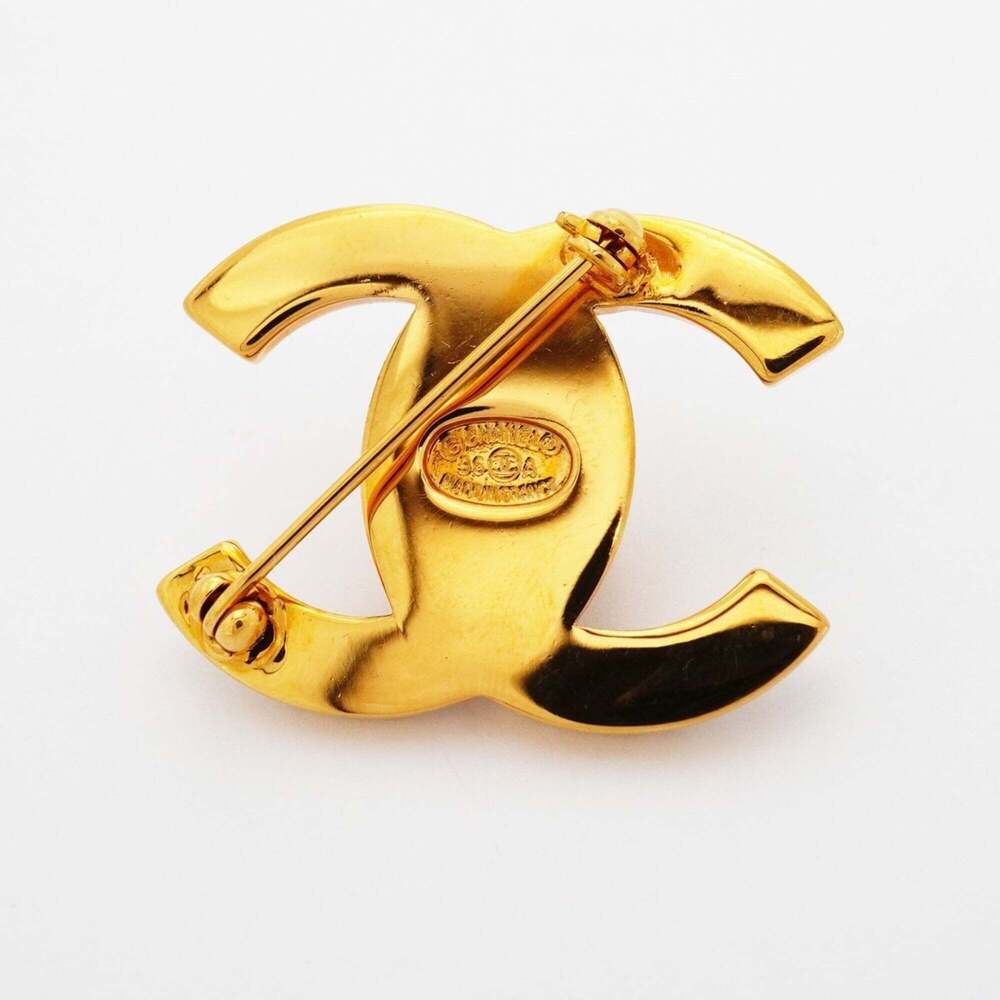 CHANEL Gold Logo Brooch - Picture 5 of 6